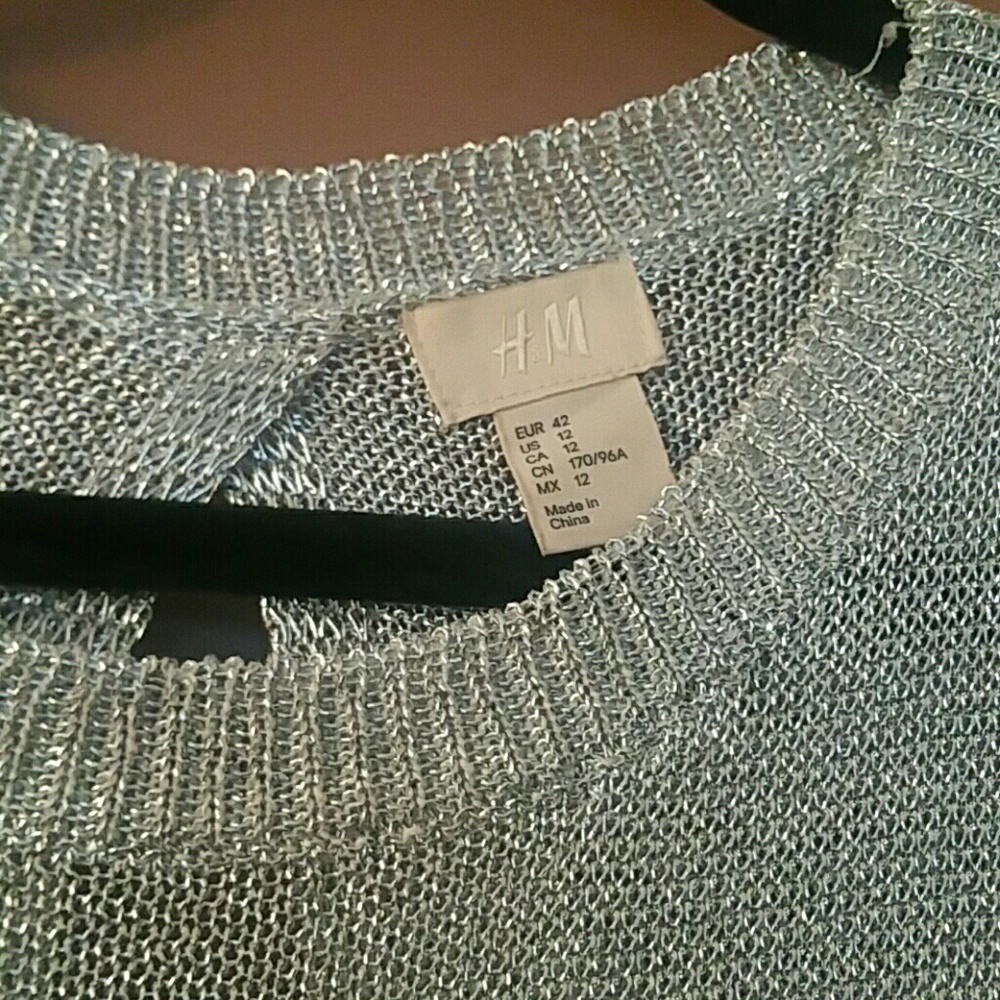 H&M Top - Picture 2 of 5